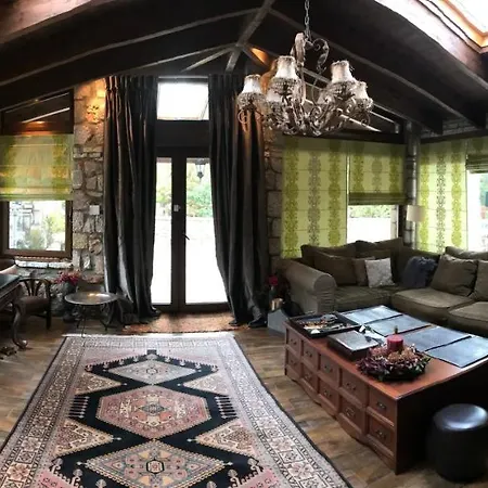 In Parnassos * أراخوفا